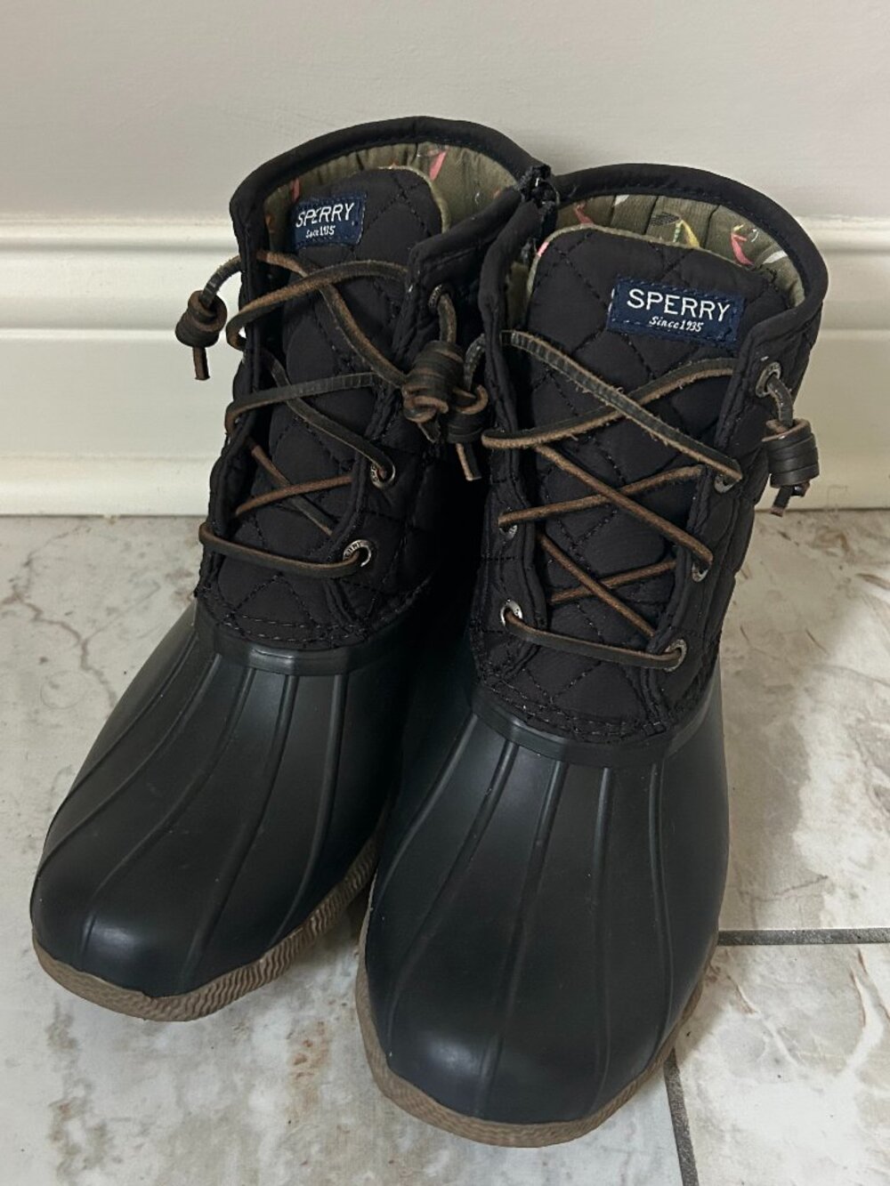 Sperry Saltwater Quilted Duck Boots Womens 6M Black Waterproof Rubber STS94063